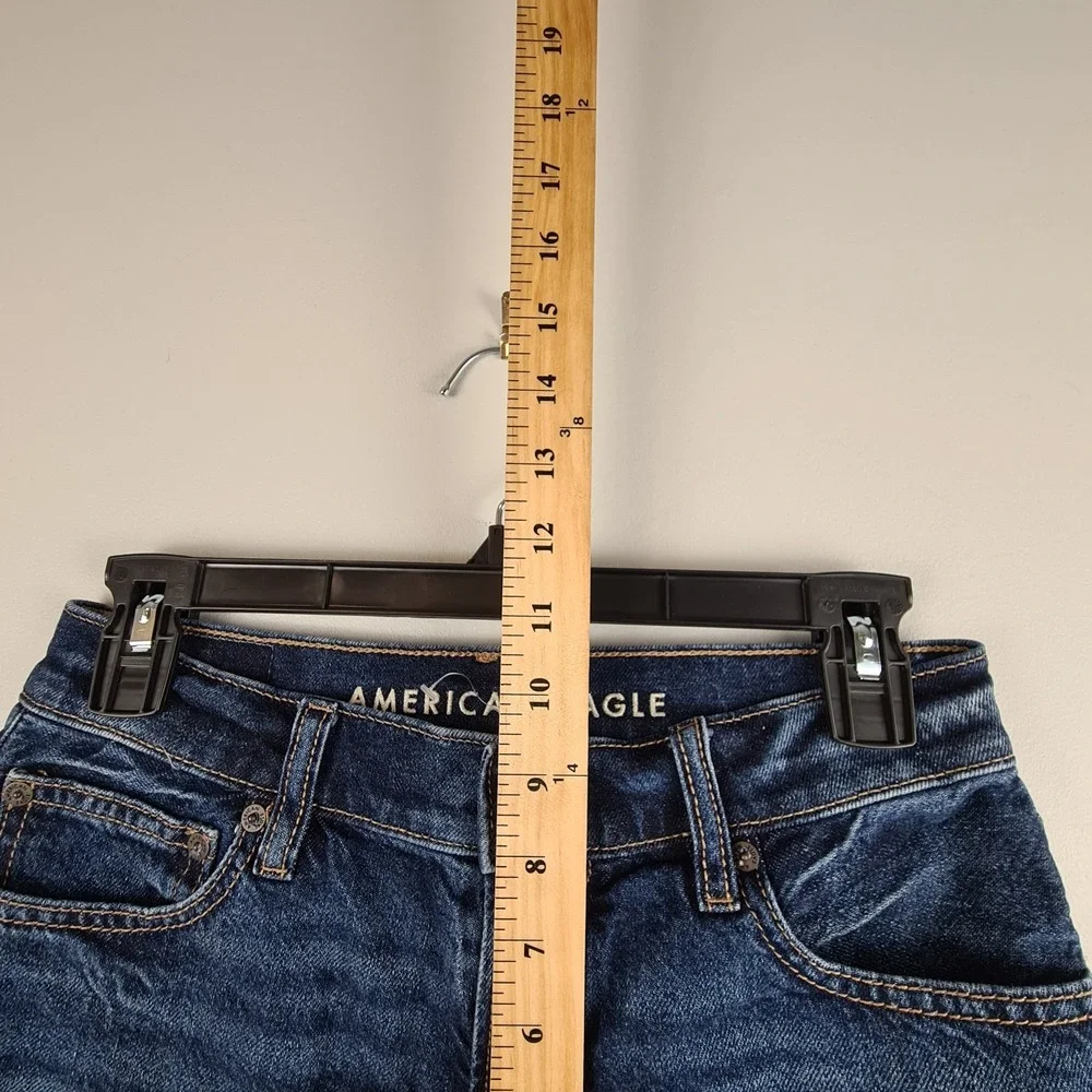 AE American Eagle '90s Boyfriend Short 2 Women's Jean Shorts Cuffed Hem Med Wash